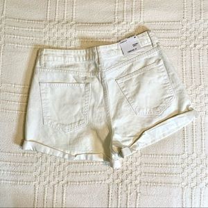 FOREVER 21 WHITE FESTIVAL SHORTS SIZE 30!!!